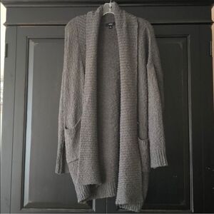 Cozy gray cardigan with pockets